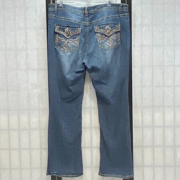 Faded Glory Embroidered Bootcut Joy Jeans 18W Medium Wash Denim Slim Fit Classic - Picture 2 of 14